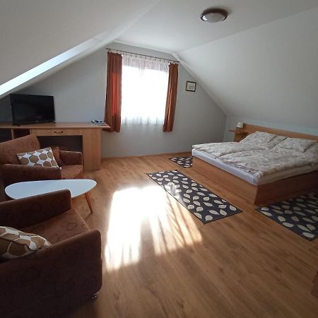 Markal Apartman Heviz Bagian luar foto