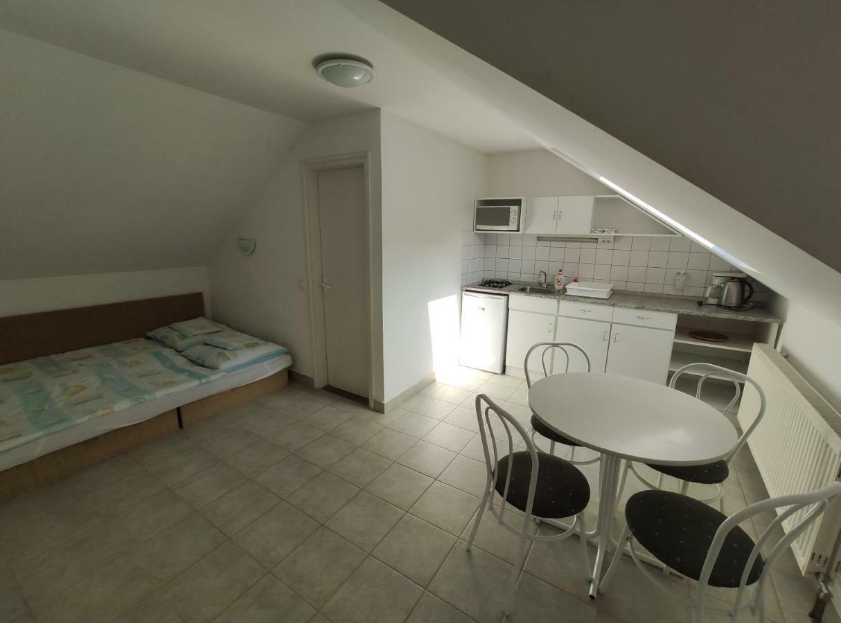 Markal Apartman Heviz Bagian luar foto